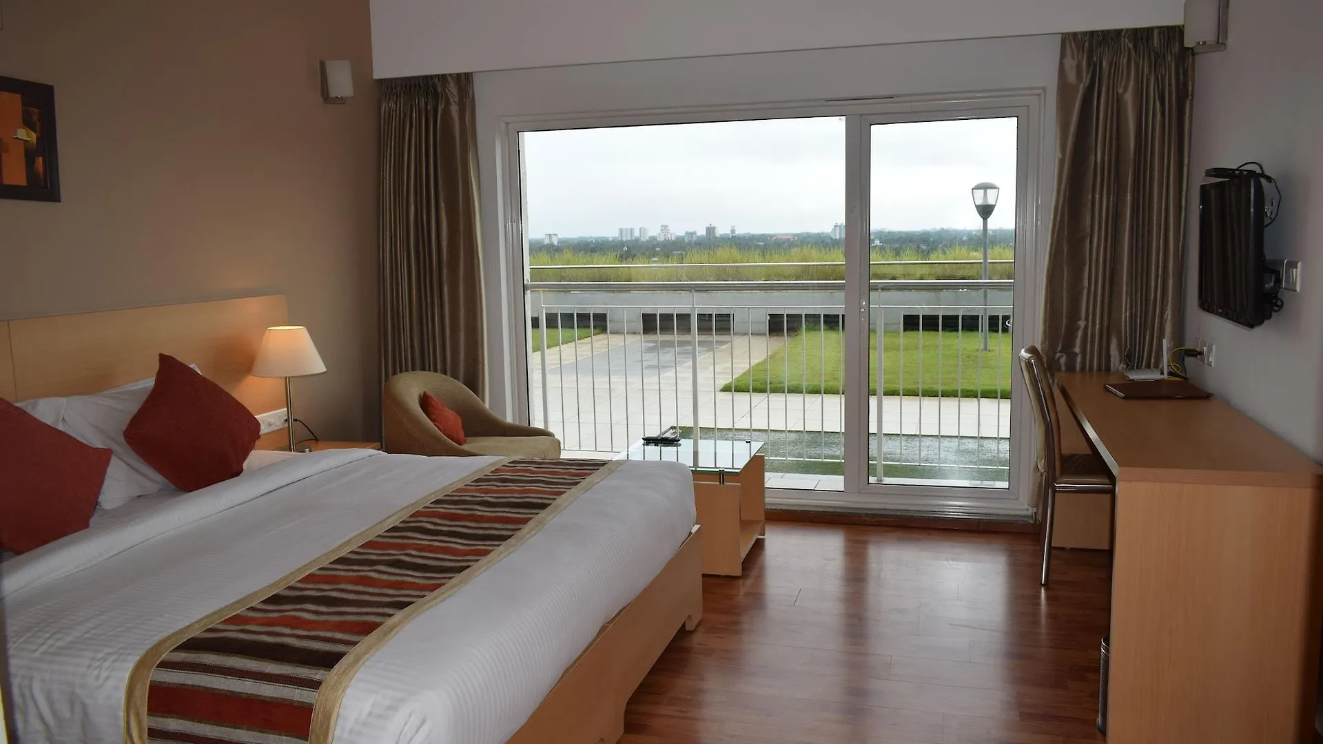 Starlit Suites Kochi 4*,