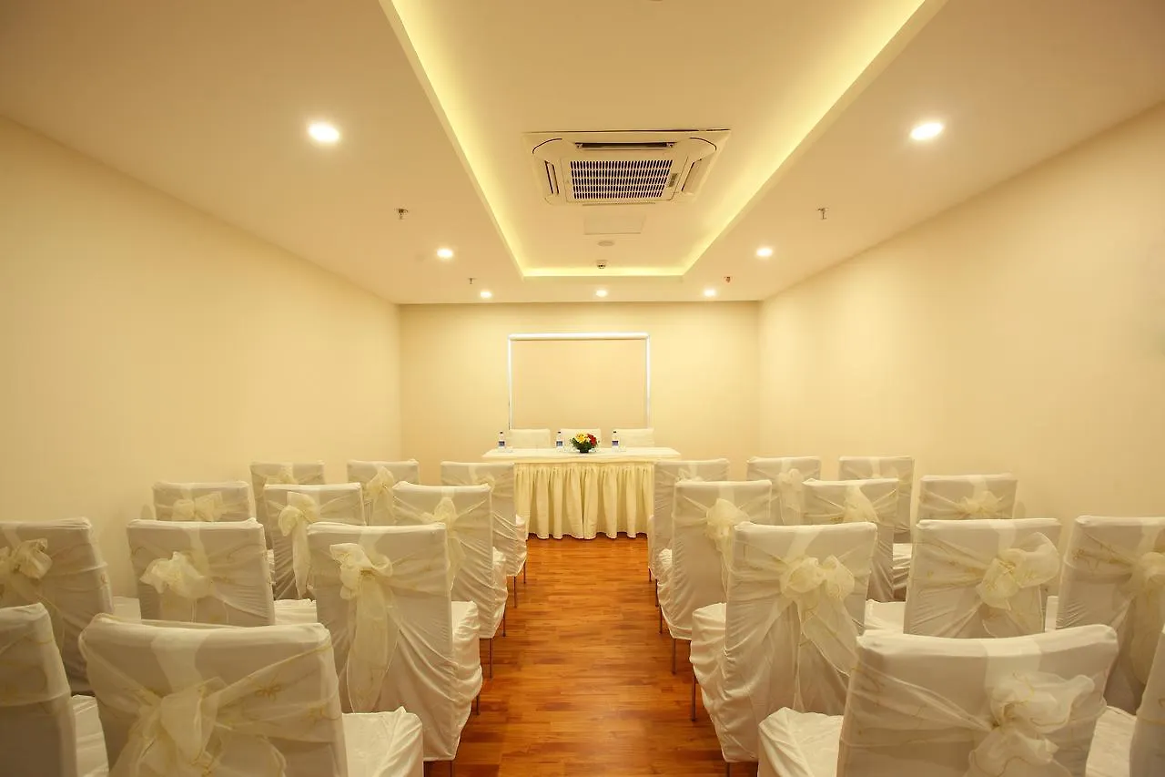 Hotel Starlit Suites Kochi